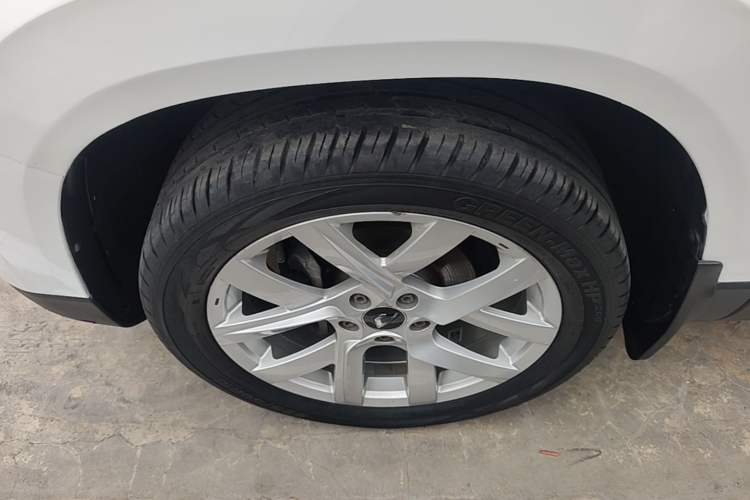 Used Jetta VS5 2021 280TSI Automatic Enjoyment Model Left Front Wheel Hub