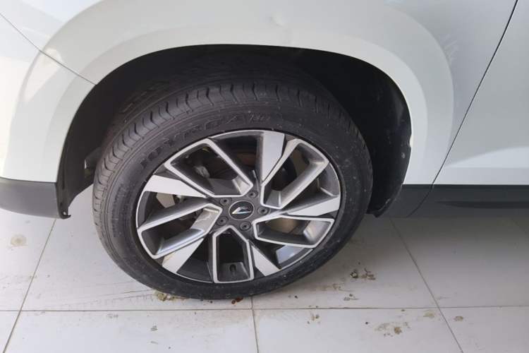 Used Jetta VS5 2021 280TSI Automatic Glory Edition Left Front Wheel Hub