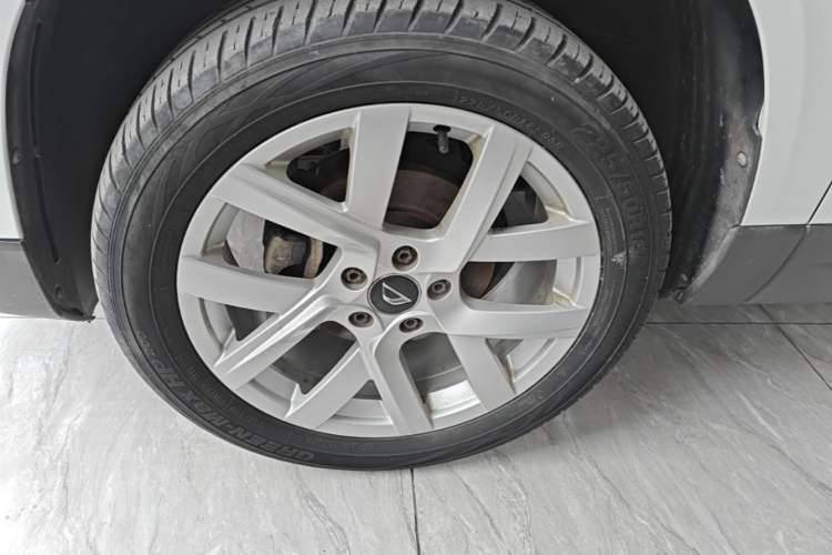 Used Jetta VS5 2021 280TSI Automatic Enjoyment Model Left Front Wheel Hub