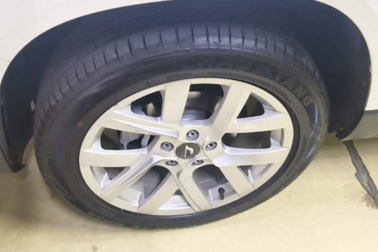 Used Jetta VS5 2021 30th Anniversary Edition Automatic Enjoyment Model Left Front Wheel Hub