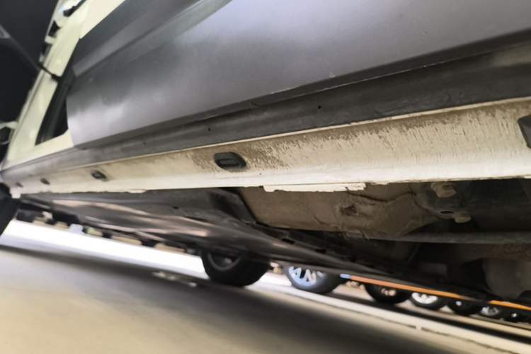 Used Jetta VS5 2021 280TSI Automatic Trend Edition Left Side Sill