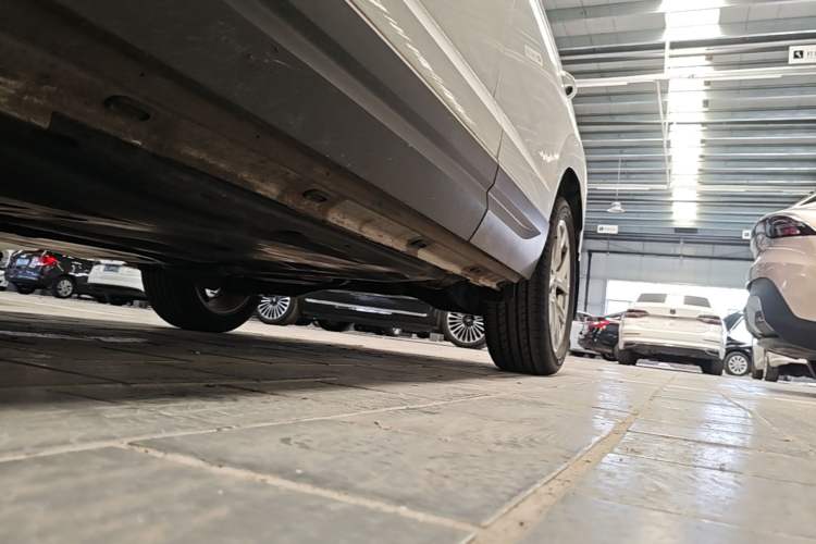 Used Jetta VS5 2021 280TSI Automatic Enjoyment Model Left Side Sill