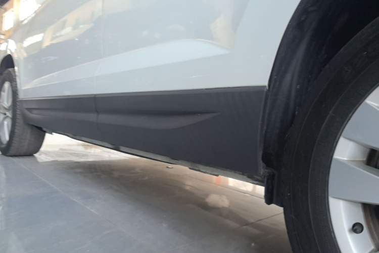 Used Jetta VS5 2021 280TSI Automatic Trend Edition Left Side Sill