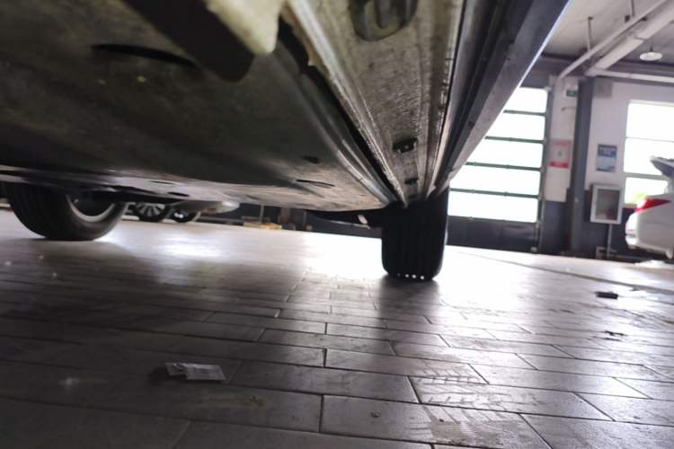 Used Jetta VS5 2021 280TSI Manual Entry-Level Trim Left Side Sill