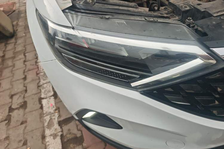 Used Jetta VS5 2021 280TSI Automatic Enjoyment Model Right Front Headlight
