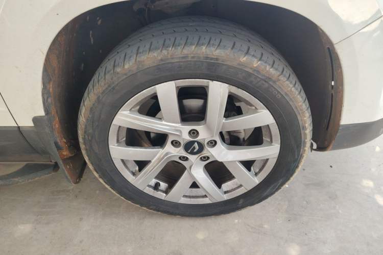 Used Jetta VS5 2021 30th Anniversary Edition Automatic Enjoyment Model Right Front Wheel Hub
