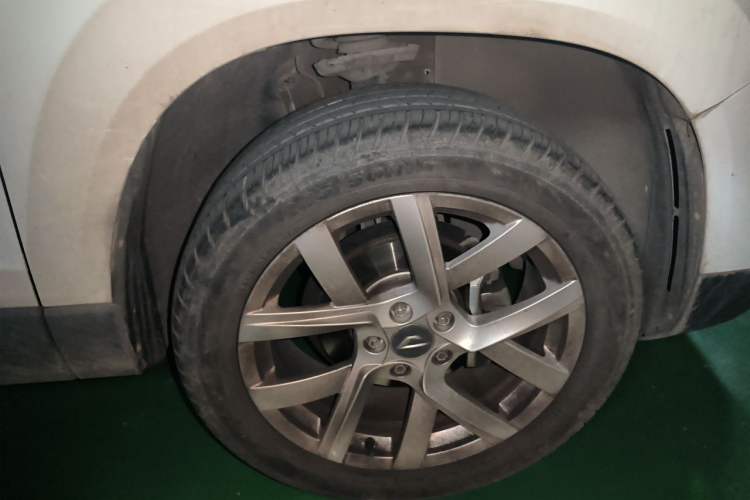 Used Jetta VS5 2021 280TSI Automatic Trend Edition Right Front Wheel Hub