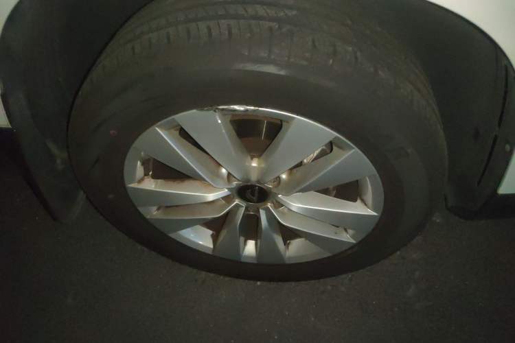 Used Jetta VS5 2021 280TSI Manual Entry-Level Trim Right Front Wheel Hub