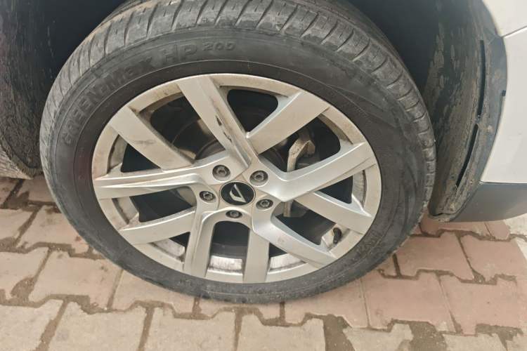 Used Jetta VS5 2021 280TSI Automatic Enjoyment Model Right Front Wheel Hub