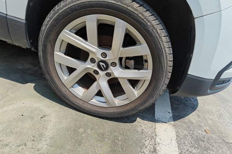 Used Jetta VS5 2021 280TSI Manual Enjoyment Model Right Front Wheel Hub