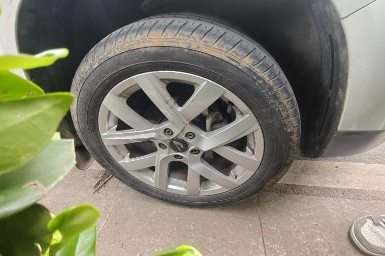 Used Jetta VS5 2021 280TSI Automatic Enjoyment Model Right Front Wheel Hub