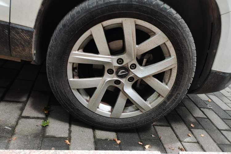 Used Jetta VS5 2021 280TSI Automatic Enjoyment Model Right Front Wheel Hub