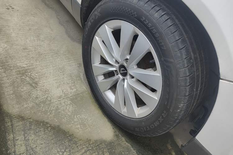 Used Jetta VS5 2021 280TSI Automatic Trend Edition Right Front Wheel Hub