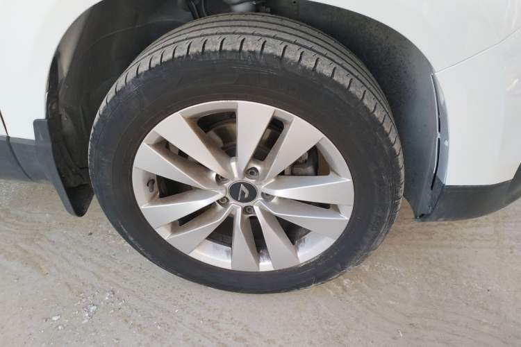 Used Jetta VS5 2021 280TSI Automatic Trend Edition Right Front Wheel Hub