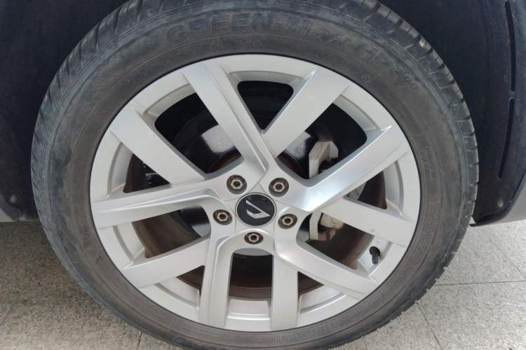 Used Jetta VS5 2021 280TSI Automatic Enjoyment Model Right Front Wheel Hub