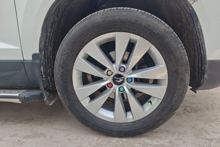 Used Jetta VS5 2021 280TSI Automatic Trend Edition Right Front Wheel Hub
