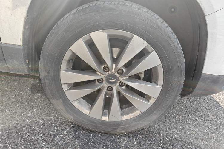 Used Jetta VS5 2021 280TSI Automatic Trend Edition Right Front Wheel Hub