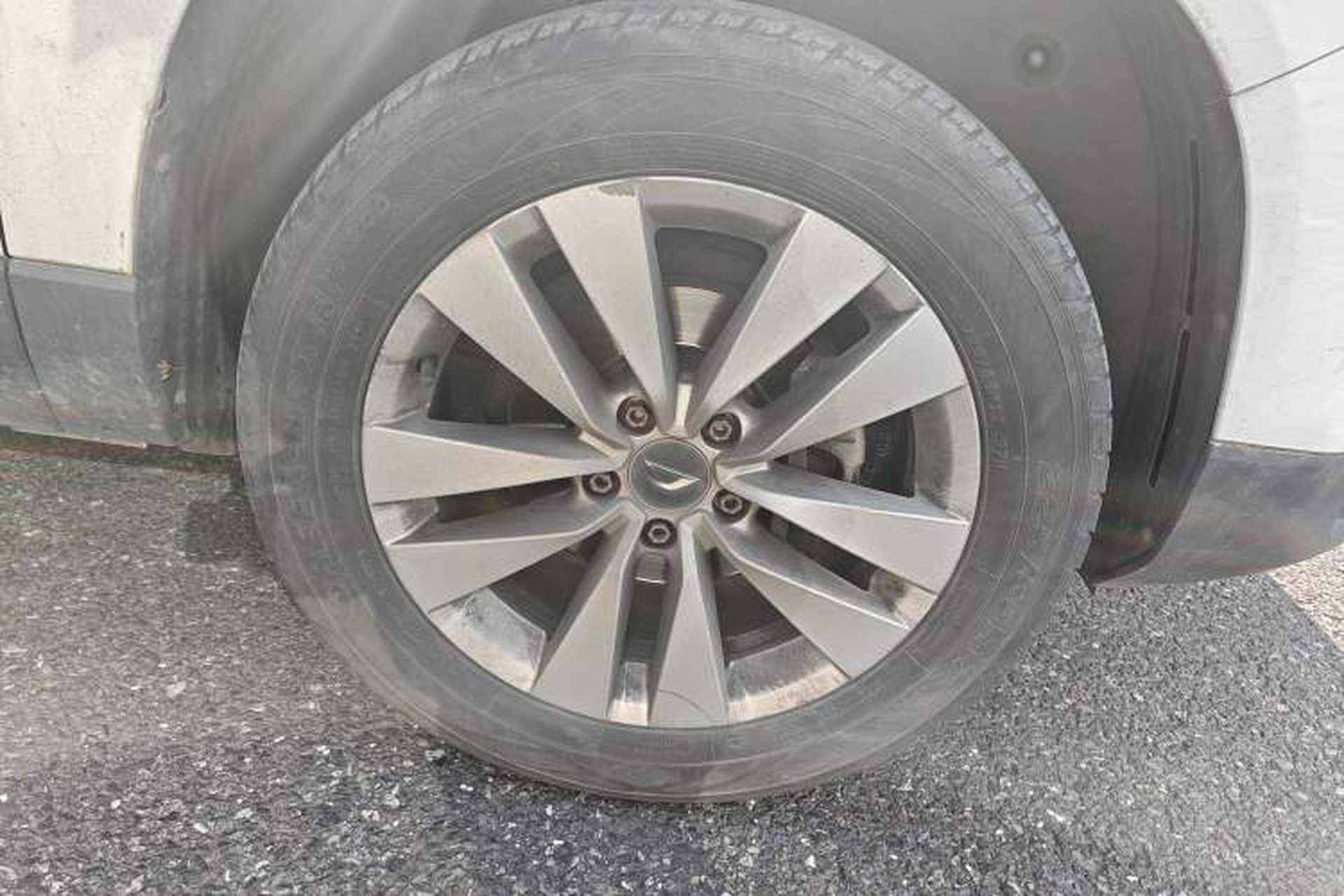 Used Jetta VS5 2021 280TSI Automatic Trend Edition Right Front Wheel Hub