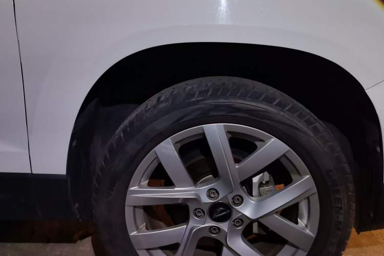 Used Jetta VS5 2021 30th Anniversary Edition Automatic Enjoyment Model Right Front Wheel Hub