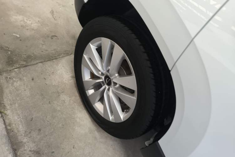 Used Jetta VS5 2021 280TSI Automatic Trend Edition Right Rear Wheel Hub