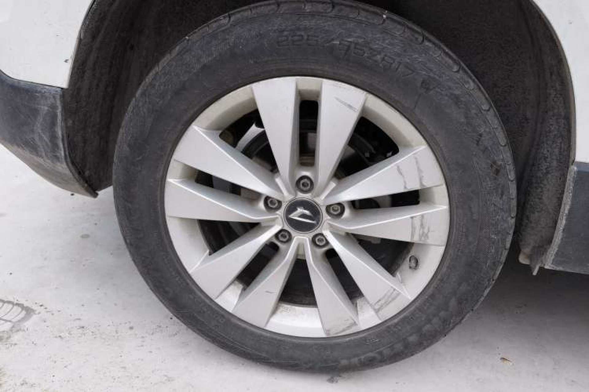 Used Jetta VS5 2021 280TSI Manual Entry-Level Trim Right Rear Wheel Hub