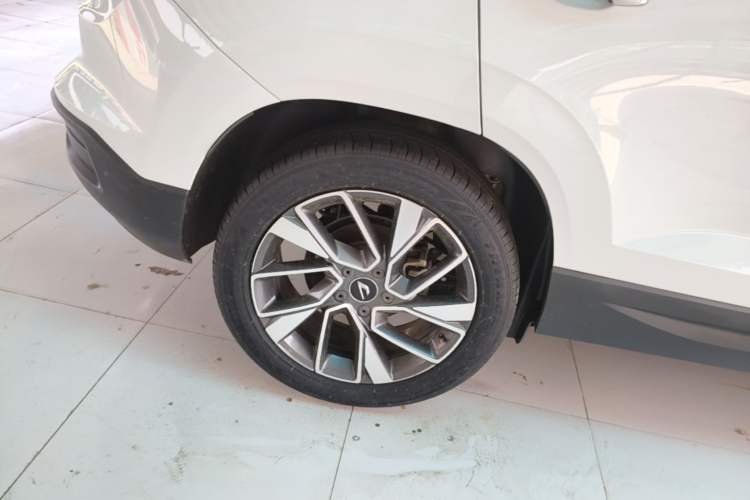Used Jetta VS5 2021 280TSI Automatic Glory Edition Right Rear Wheel Hub