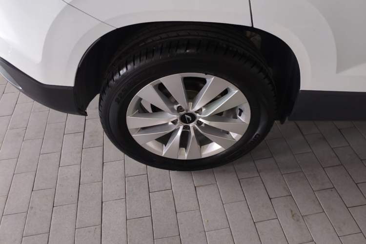 Used Jetta VS5 2021 280TSI Manual Entry-Level Trim Right Rear Wheel Hub