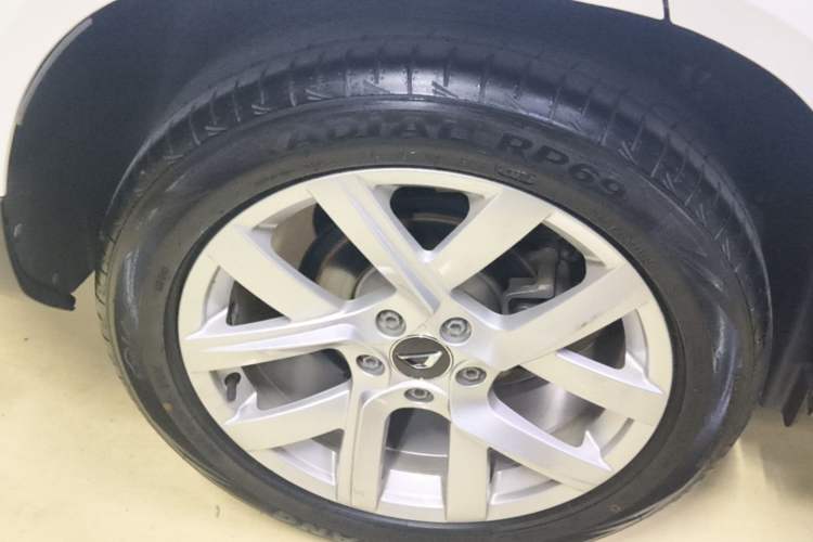 Used Jetta VS5 2021 30th Anniversary Edition Automatic Enjoyment Model Right Rear Wheel Hub