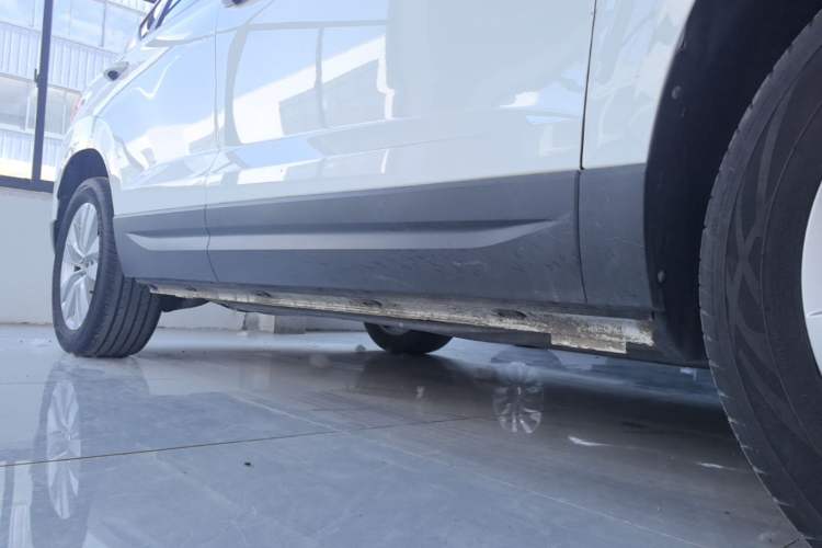 Used Jetta VS5 2021 280TSI Automatic Trend Edition Right Side Sill