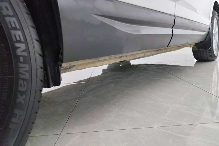 Used Jetta VS5 2021 280TSI Automatic Trend Edition Right Side Sill