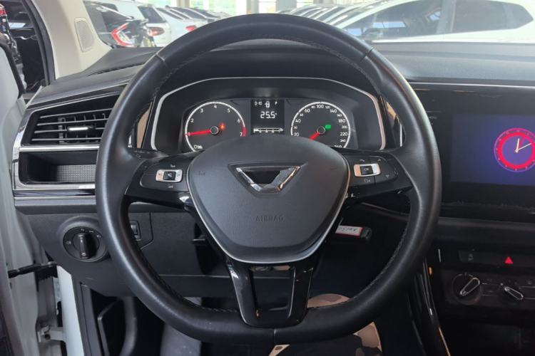 Used Jetta VS5 2021 280TSI Automatic Trend Edition Steering Wheel
