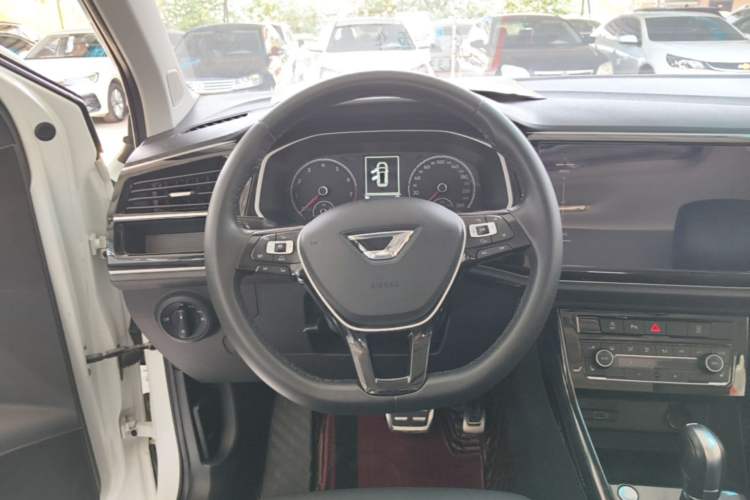 Used Jetta VS5 2021 280TSI Automatic Glory Edition Steering Wheel