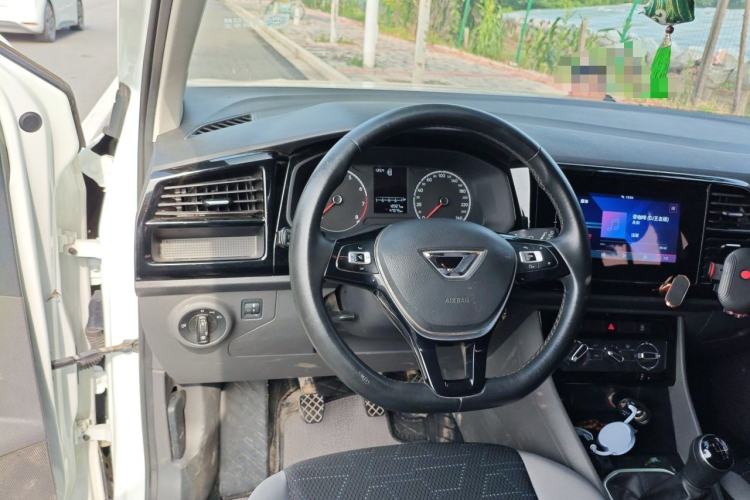 Used Jetta VS5 2021 280TSI Manual Entry-Level Trim Steering Wheel