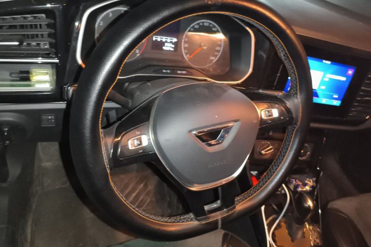 Used Jetta VS5 2021 280TSI Automatic Trend Edition Steering Wheel