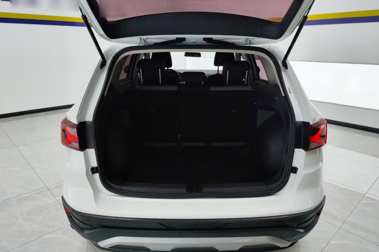 Used Jetta VS5 2021 280TSI Automatic Trend Edition Trunk