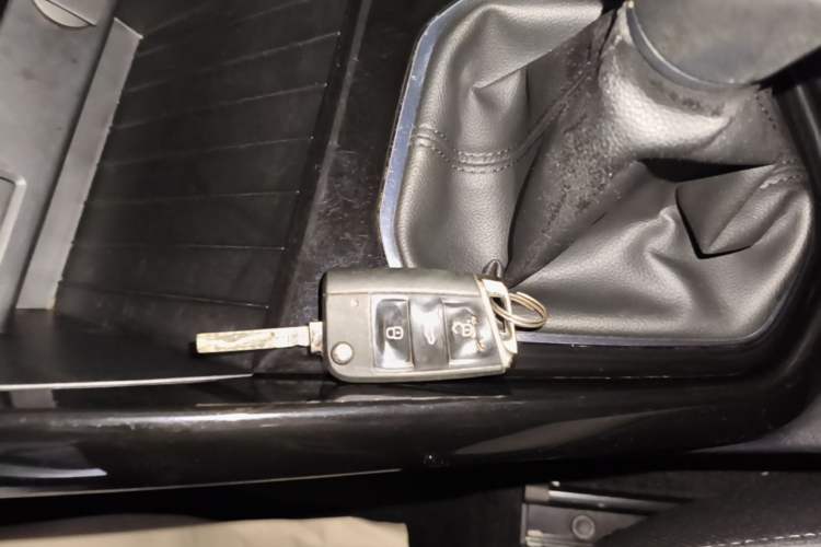 Used Jetta VS5 2021 280TSI Manual Entry-Level Trim Vehicle Key