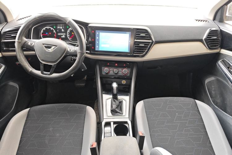 Used Jetta VS5 2022 280TSI Automatic Trend Edition Center Console