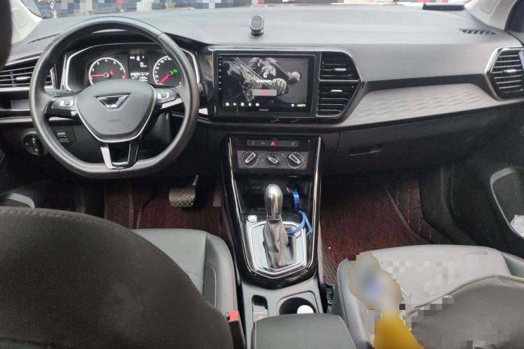 Used Jetta VS5 2022 280TSI Automatic Enjoyment Pro Trim Center Console
