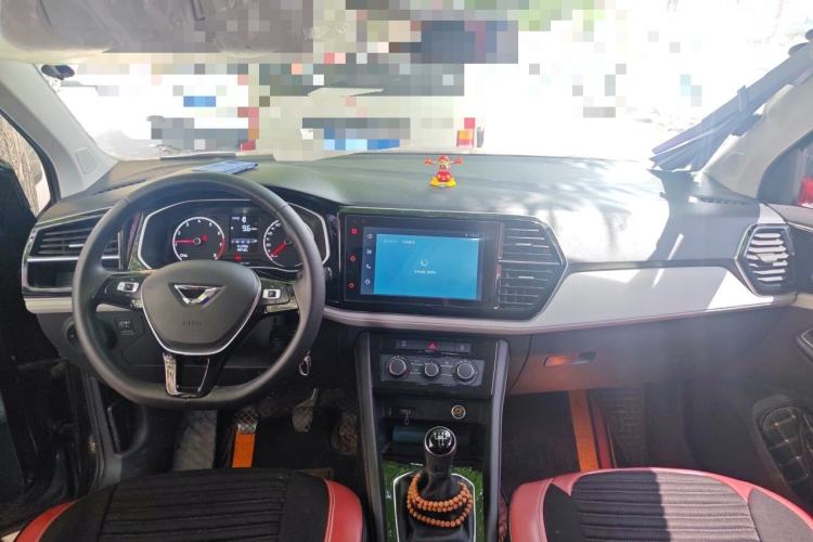 Used Jetta VS5 2022 280TSI Manual Advanced Trim Center Console