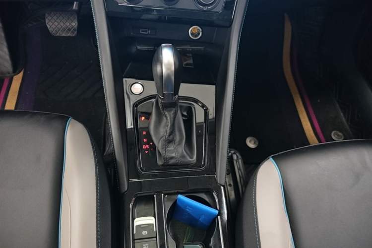 Used Jetta VS5 2022 280TSI Automatic High-Gloss Enjoyment Model Gear Lever