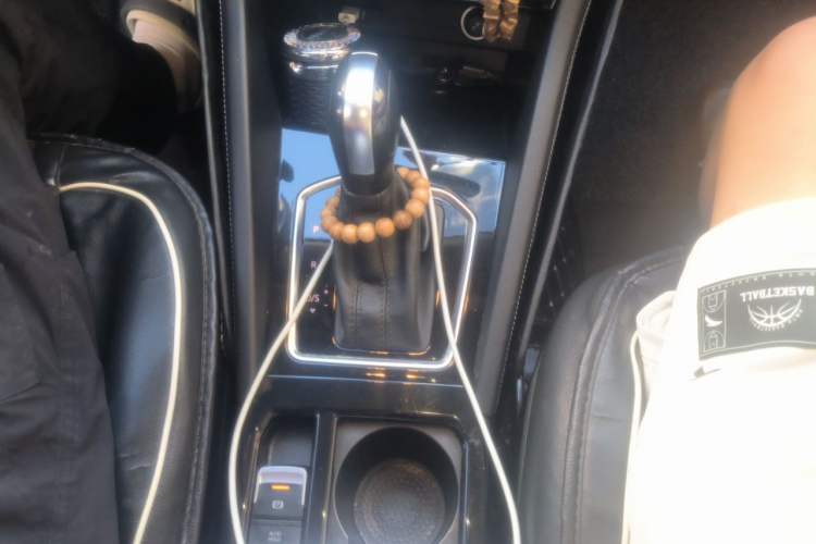 Used Jetta VS5 2022 280TSI Automatic Trendy Pro Version Gear Lever