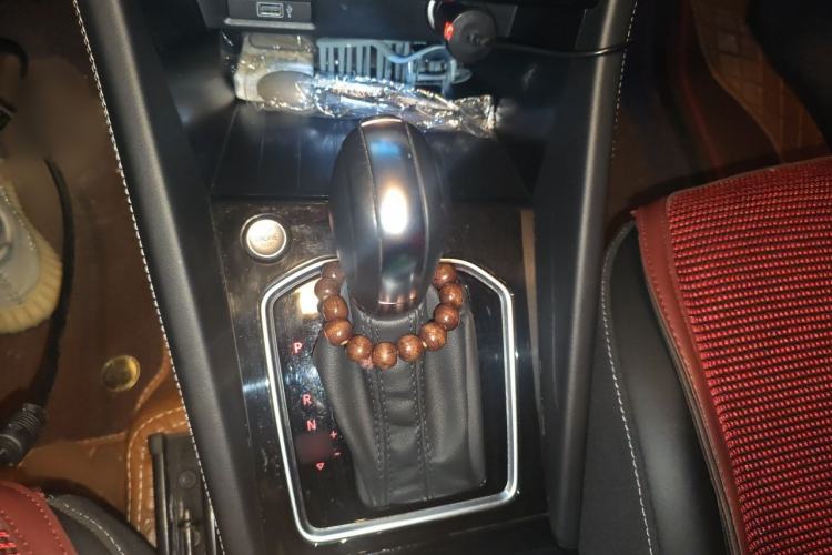 Used Jetta VS5 2022 280TSI Automatic Glory Edition Gear Lever