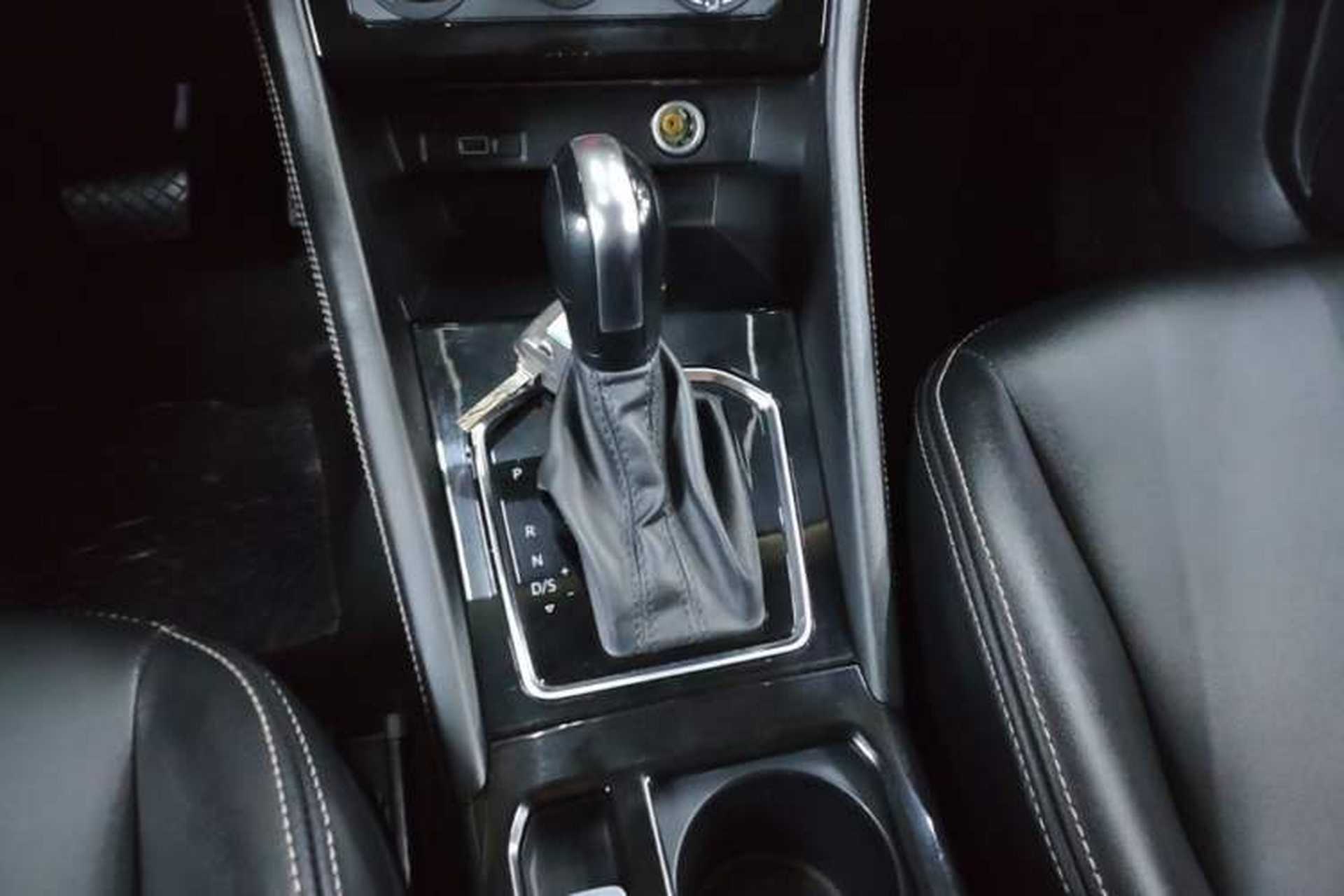 Used Jetta VS5 2022 280TSI Automatic Trend Edition Gear Lever