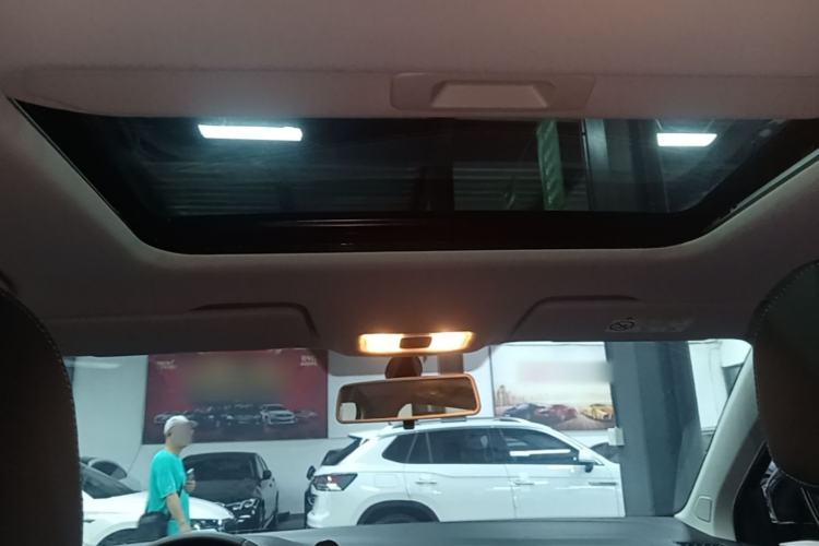 Used Jetta VS5 2022 280TSI Automatic Trendy Pro Version Headliner