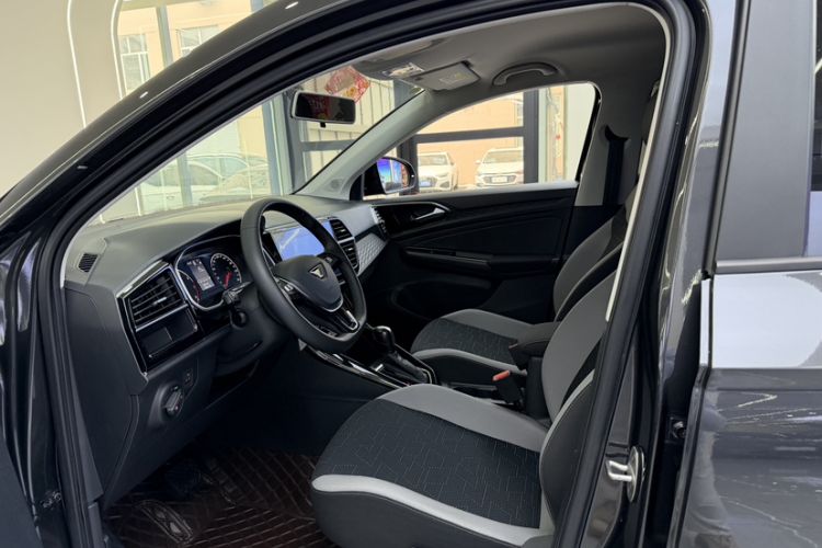 Used Jetta VS5 2022 280TSI Automatic Trendy Pro Version Interior 2