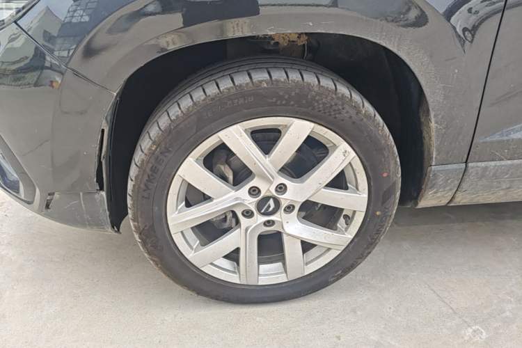 Used Jetta VS5 2022 280TSI Automatic Trend Edition Left Front Wheel Hub