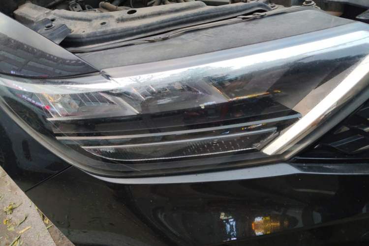 Used Jetta VS5 2022 280TSI Automatic Trendy Pro Version Right Front Headlight