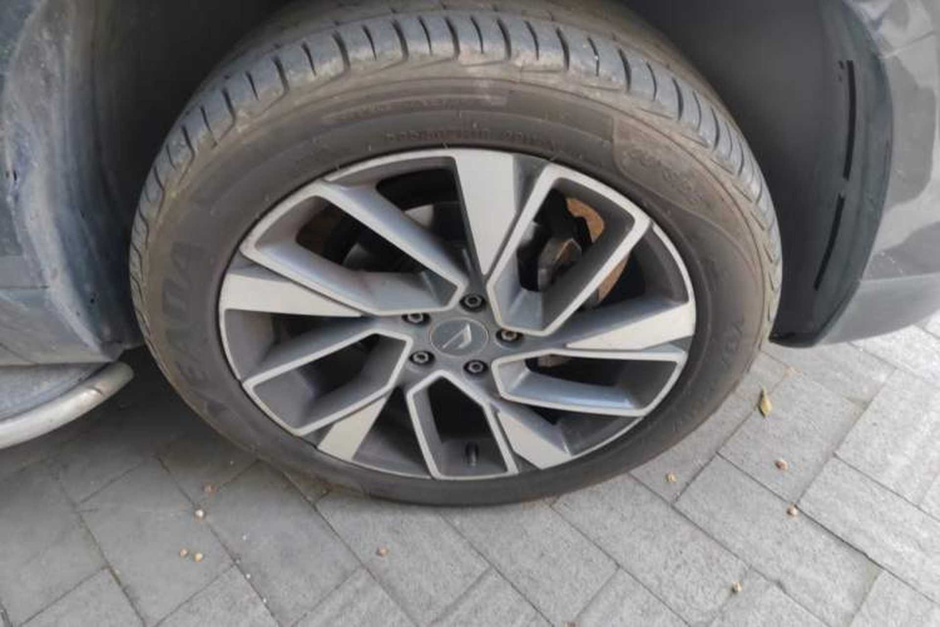 Used Jetta VS5 2022 280TSI Automatic Glory Pro Right Front Wheel Hub