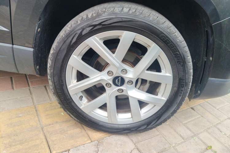 Used Jetta VS5 2022 280TSI Automatic Trendy Pro Version Right Front Wheel Hub