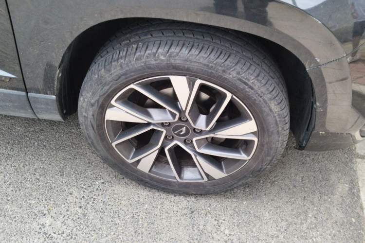 Used Jetta VS5 2022 280TSI Automatic Glory Edition Right Front Wheel Hub